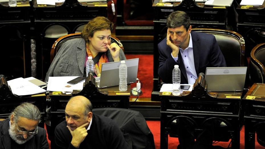 Aborto, Carlos Verna, La Pampa, coimas en el Senado, ley Banelco, “el aceitoso”, Pacto Fiscal, Cámara de Diputados, FMI, Christine Lagarde, Informe Rockefeller, Feministas, John Rockefeller III, Seguridad Nacional Henry Kissinger, Brent Scowcroft, y Gerald Ford,