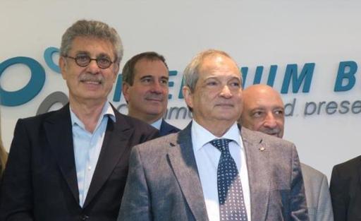 Hugo Sigman, Insud, mAbxiense, pfizer, monsanto, fincen files