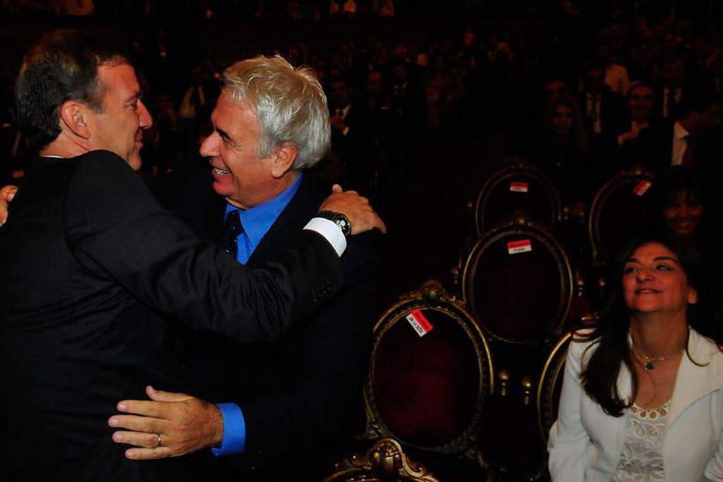 Juego on line, Córdoba, Luis Juez, Rodrigo De Loredo, Orlando Arduh, grupo Roggio, CET