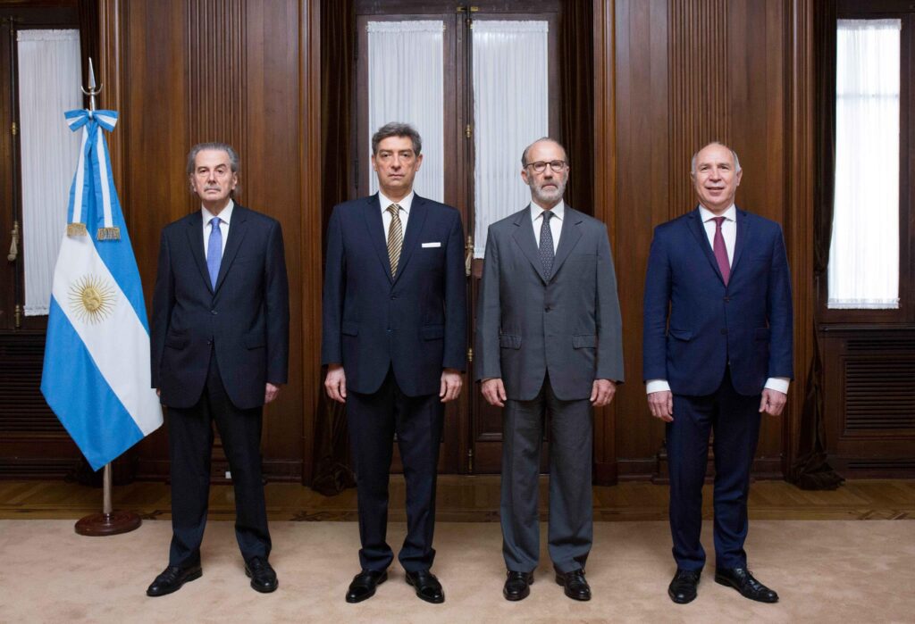 Dictadura judicial, Corte Suprema, Macri, Magnetto, Rosatti, Rosenkrantz, Maqueda, Lorenzetti, encarpetados