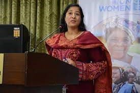 Deuda externa, derechos hamanos, democracia, Attiya Waris