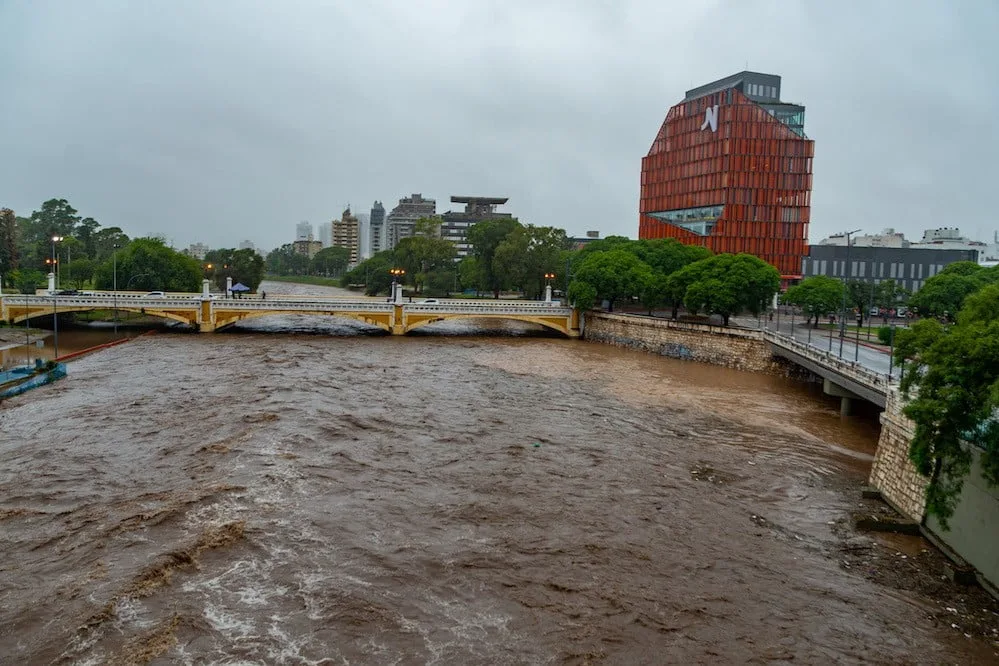 Cordobesismo faraónico revision geografica acueducto Rio Paraná Córdoba