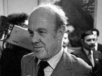 Mensajes secretos a través diario LA NACION con topo de la OTAN canciller Costa Méndez affaire naftas adulteradas