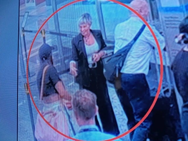 Manzano coronado ¿el árbol? No el ministro del Interior menemista que robaba para la corona