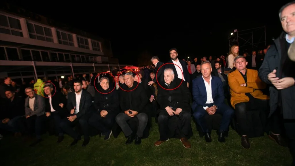 Emeterio Farías junto a Chiqui Tapia, el gobernador Llayora y el intendente Passerini