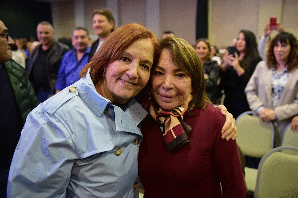 Alejandra Vigo (senadora y esposa de Juan Schiaretti) con Olga Riutort